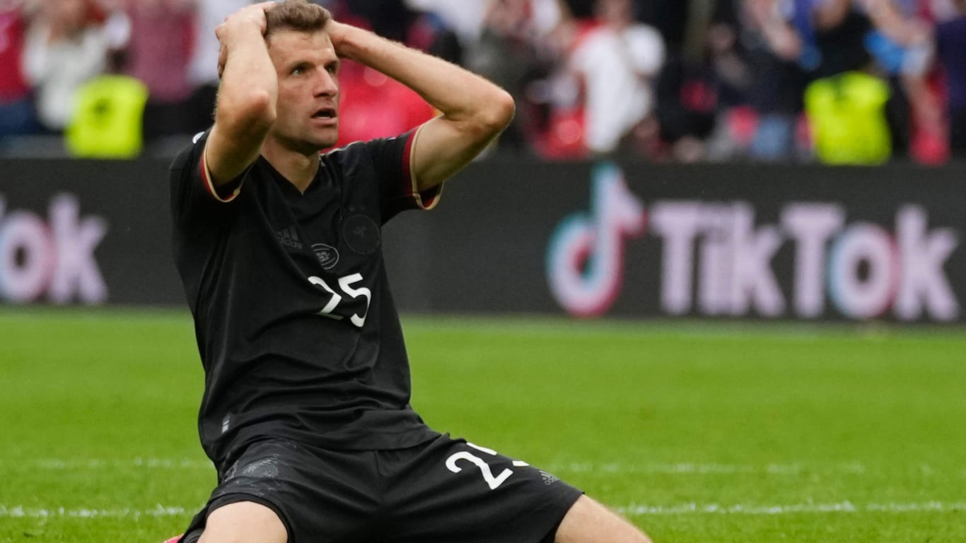 Unter Schock: Thomas Müller hat sich sein Comeback in der Nationalmannschaft anders vorgestellt.