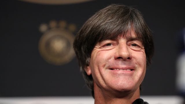 Bundestrainer Joachim „Jogi“ Löw spricht in der Pressekonferenz Bundestrainer Joachim „Jogi“ Löw spricht in der Pressekonferenz