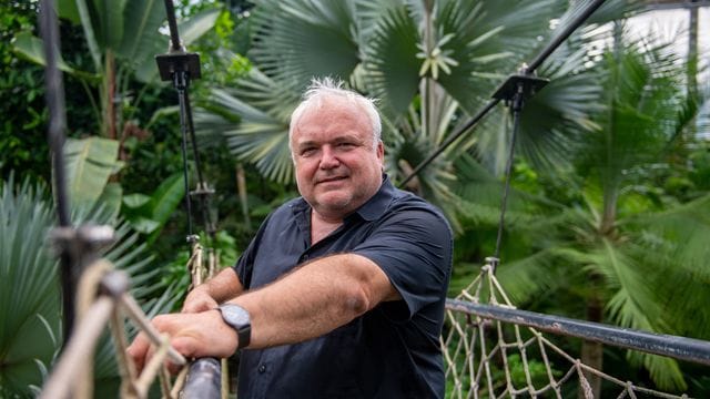 Von einem Baumkronenpfad aus blickt Jörg Junhold in das Gondwanaland: Das feiert heute sein Zehnjähriges.