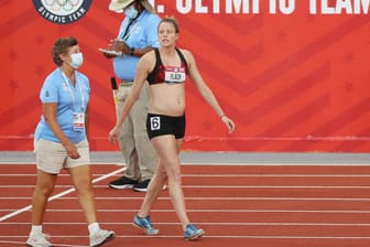 Lindsay Flach (rechts): Die Siebenkämpferin nahm in den USA schwanger an einem Ausscheidungswettkampf für die Olympischen Spiele in Tokio teil.
