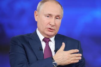 Wladimir Putin hat sich Sputnik V verabreichen lassen: "Die Impfung ist ungefährlich".