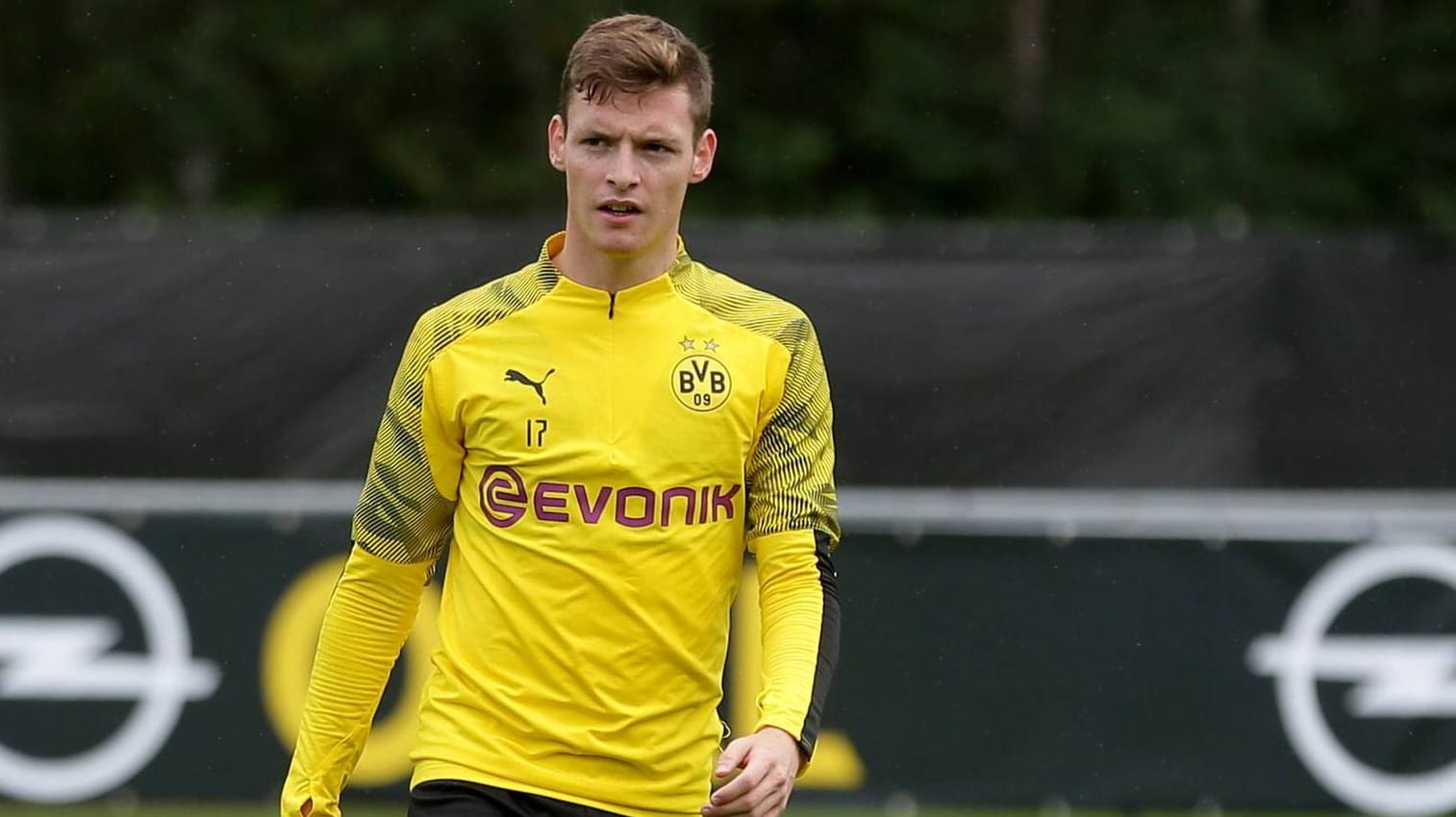 Sergio Gomez: Der talentierte Mittelfeldspieler verlässt die Borussia. Sergio Gomez: Der talentierte Mittelfeldspieler verlässt die Borussia.