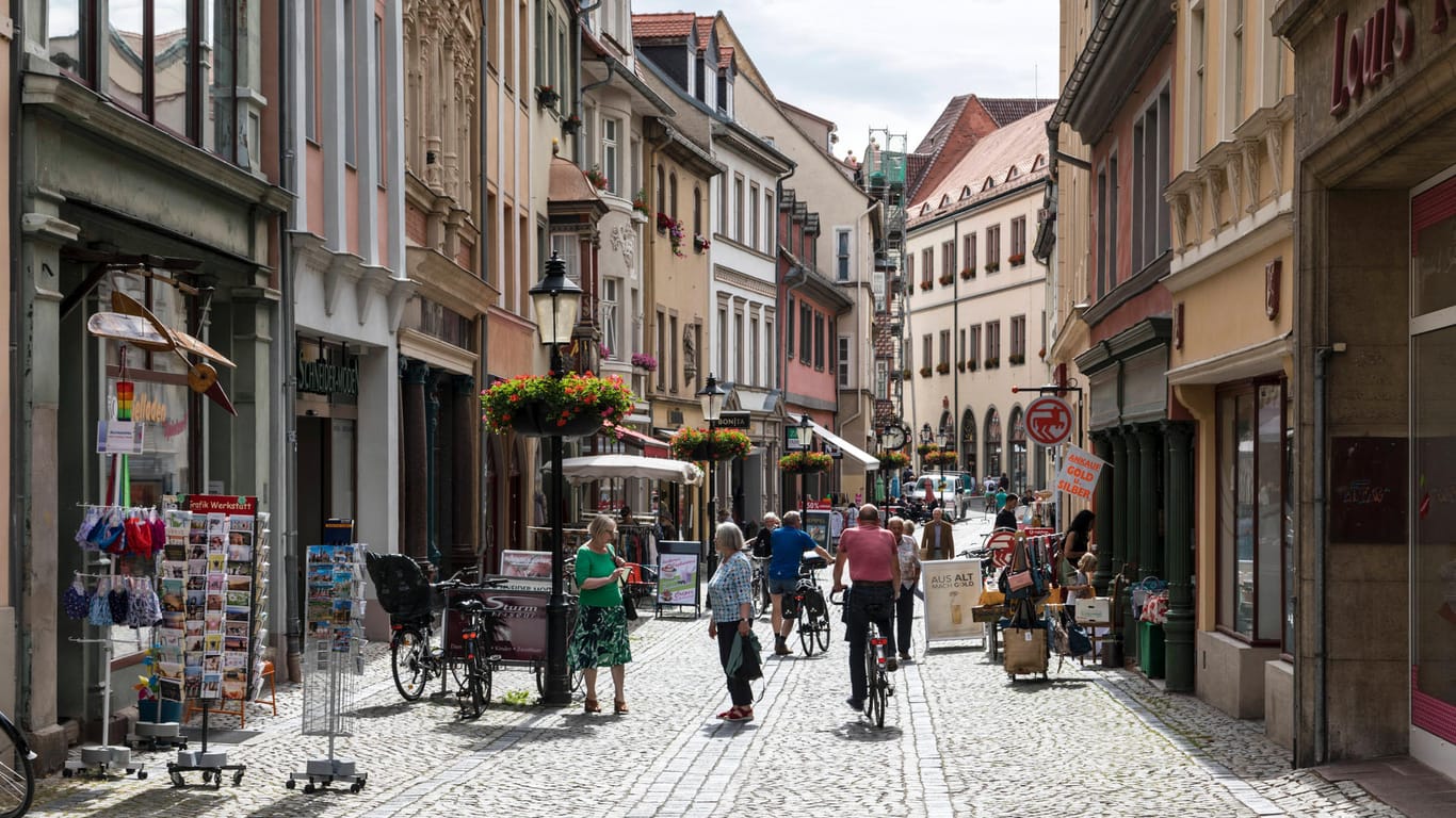 Altstadt von Naumburg/Sachsen-Anhalt: Reisebustouren, Flusskreuzfahrten, Stadtrundfahrten und vergleichbare touristische Angebote sind wieder möglich.