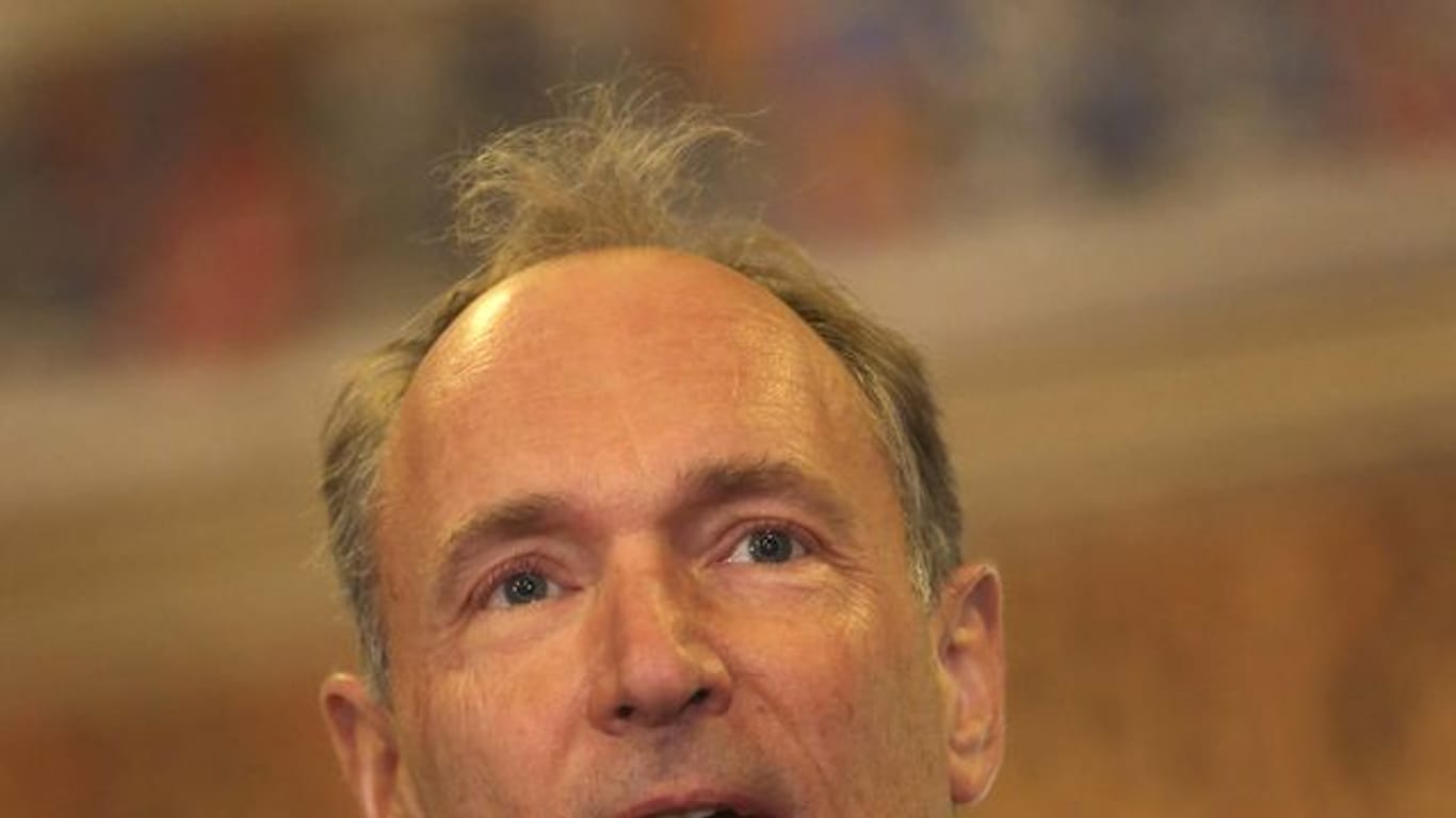 Der Web-Quellcode von Sir Tim Berners-Lee wurde versteigert.