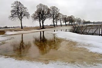 Starker Niederschlag und Tauwetter können in Alpenvorland zu Überflutungen führen.