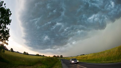 Am Mittwoch ziehen über dem Osten wieder Gewitterwolken auf