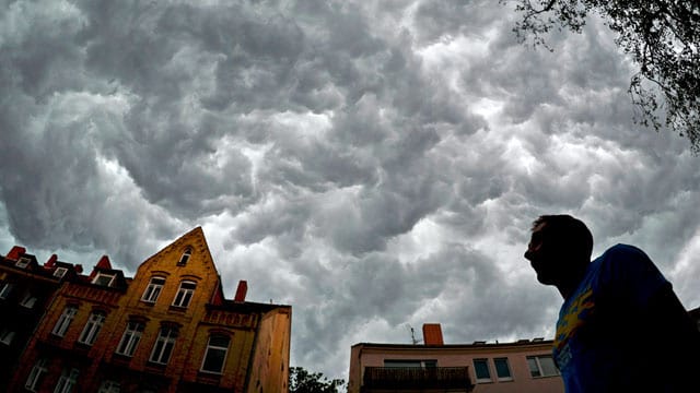 Gewitterwolken über Hannover: Meteorologen erwarten eine unruhige Zeit beim Wetter