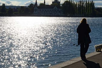 Spaziergang in Konstanz am Bodensee: Am Wochenende wird es noch mal richtig sonnig.