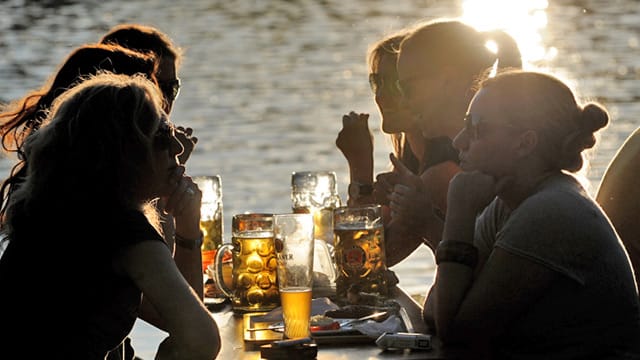 Wir hier in München füllen sich bald wieder die Biergärten