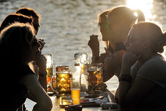 Wir hier in München füllen sich bald wieder die Biergärten