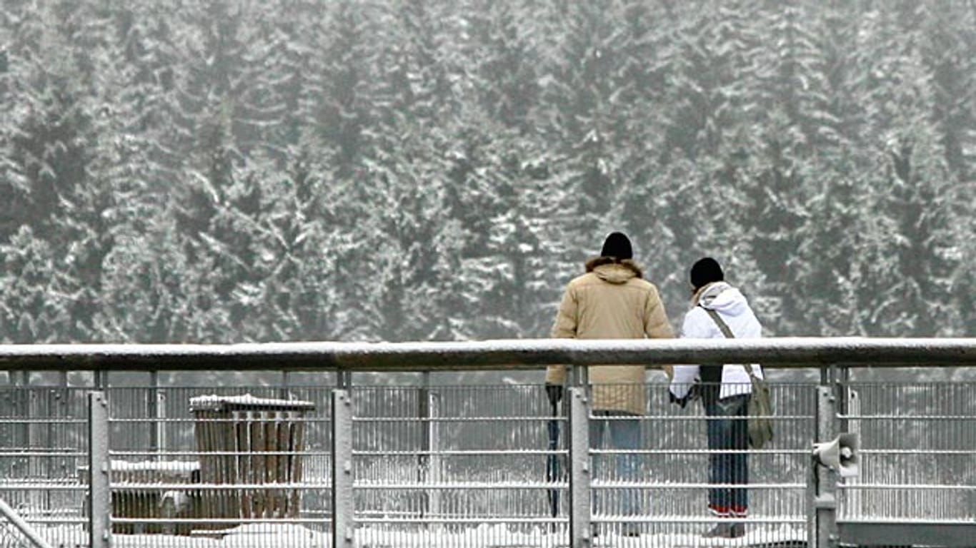 Leichte Schneedecke im sauerländischen Winterberg