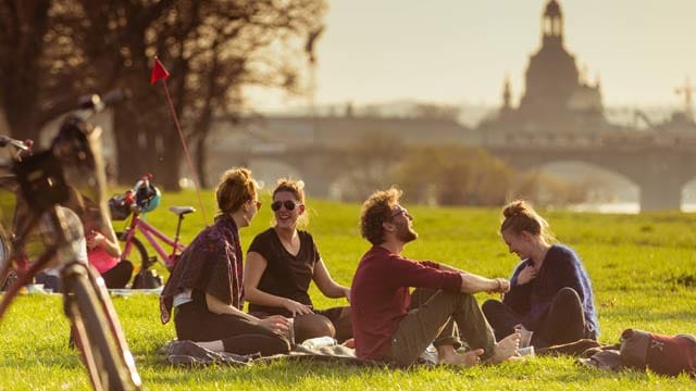 Die Woche beginnt für viele sommerlich warm, doch das gute Wetter hält nicht lange.