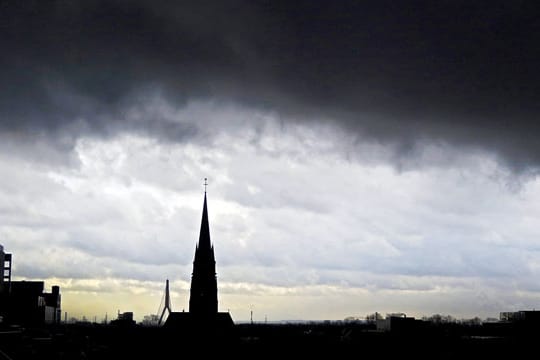 Es zieht was auf - die UWZ warnt vor heftigen Gewittern.