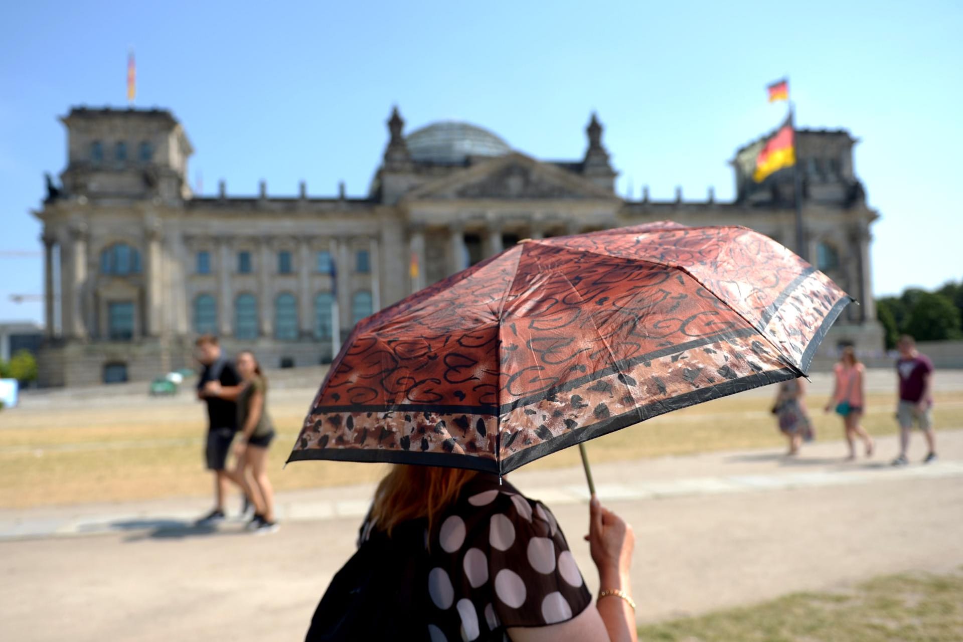 Die Sonne brennt in Berlin.