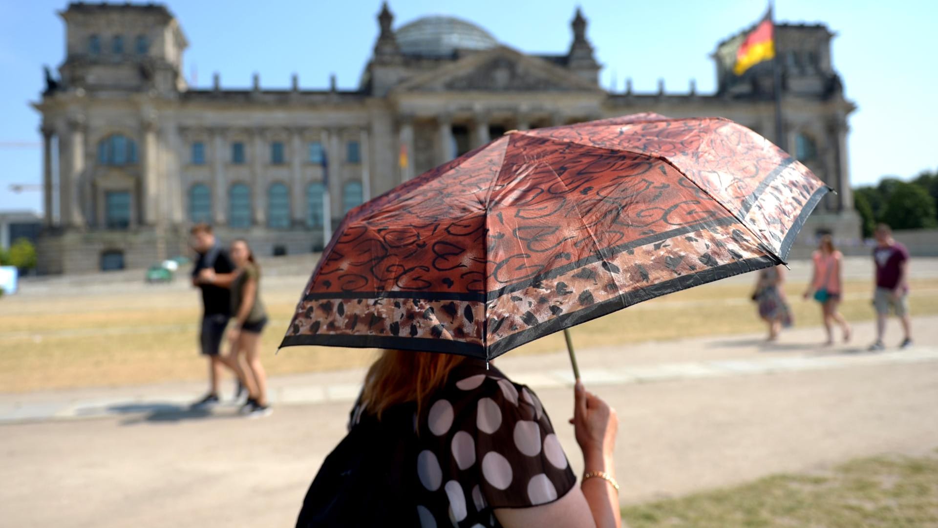 Die Sonne brennt in Berlin.