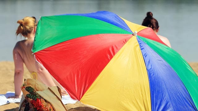 Am Strand vom Neustädter See - Sommer in Magdeburg.