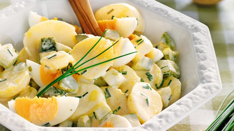 Kartoffelsalat: So wird er perfekt – mit und ohne Mayo! | Rezepte
