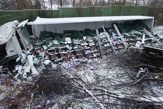 Glätteunfall in Thüringen: Besonders der Osten ist am Wochenende bedroht.