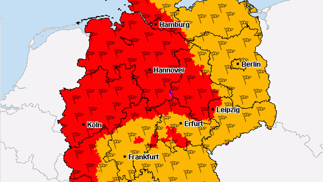 Warnstufe Rot: Die Unwetterzentrale warnt vor Sturm im Nordwesten.