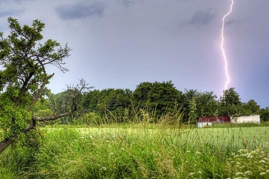 Gewitter und Blitze über Deutschland: ein gewohntes Bild in diesen Tagen.