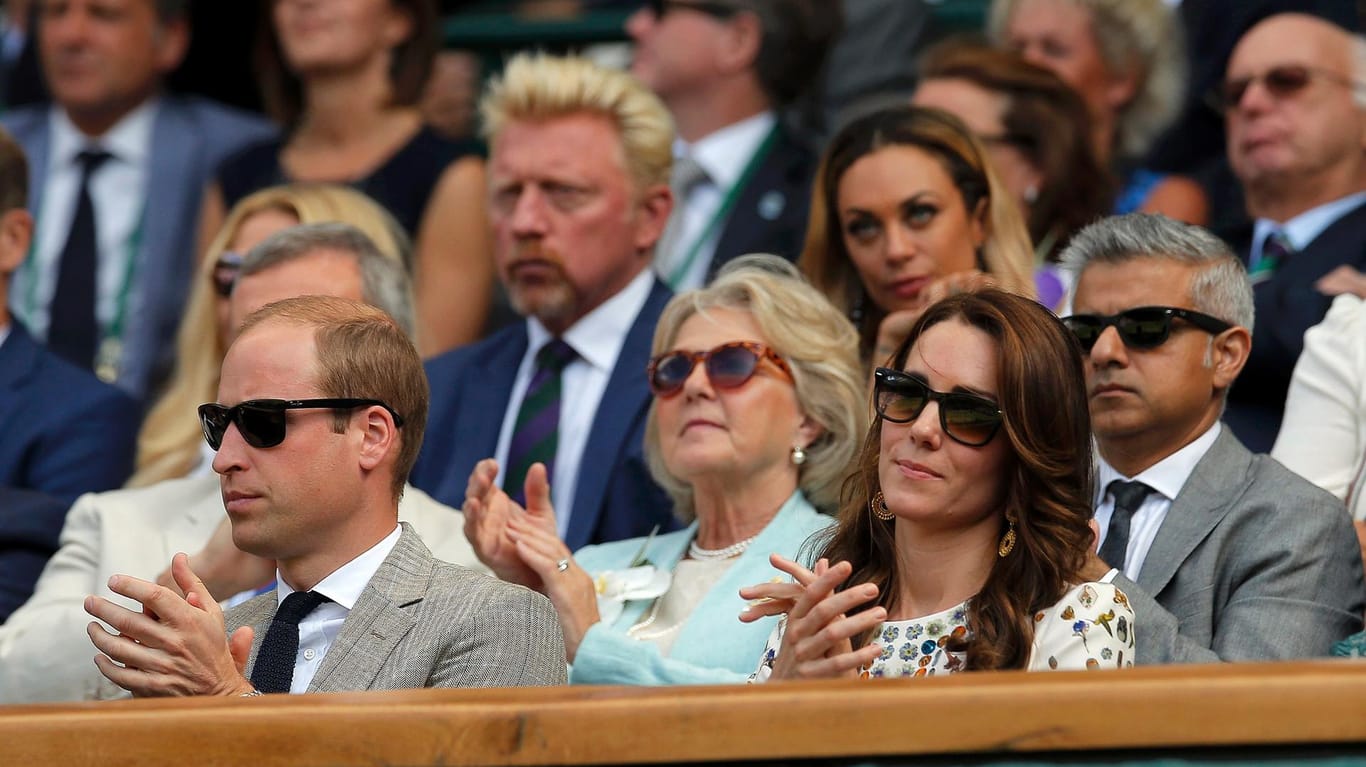 Boris Becker wirkt angespannt-kritisch, Ehefrau Lilly eher etwas gelangweilt.