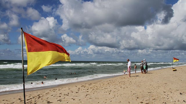 Nach einem leicht regnerischen Samstag wird es auch an der Nordsee wie hier auf Sylt wieder sonniger. Nach einem leicht regnerischen Samstag wird es auch an der Nordsee wie hier auf Sylt wieder sonniger.