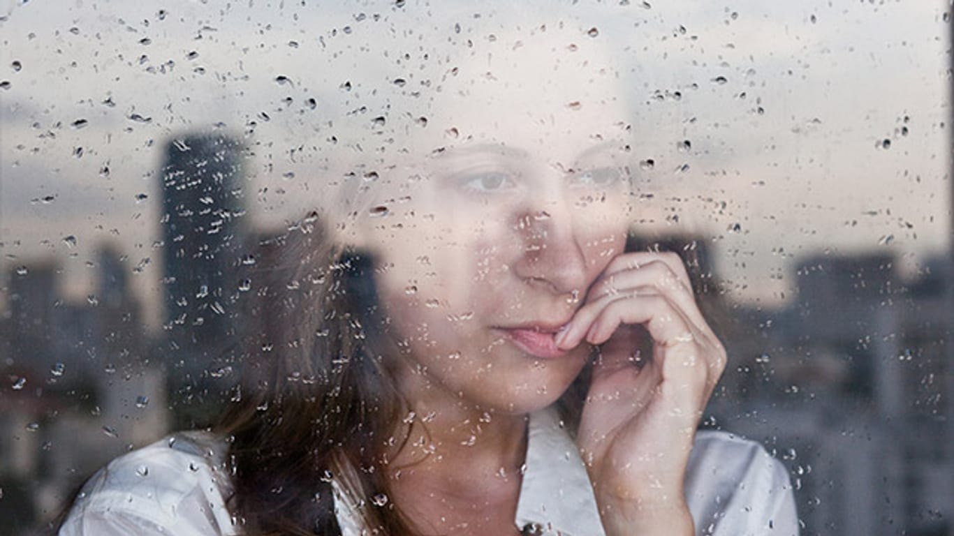 Stärkere Kopfschmerzen bei Regenwetter? Forscher bestätigen einen Zusammenhang.