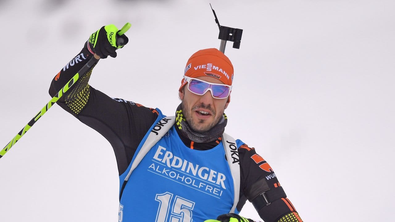 Arnd Peiffer jubelt in Oberhof über seinen zweiten Platz.
