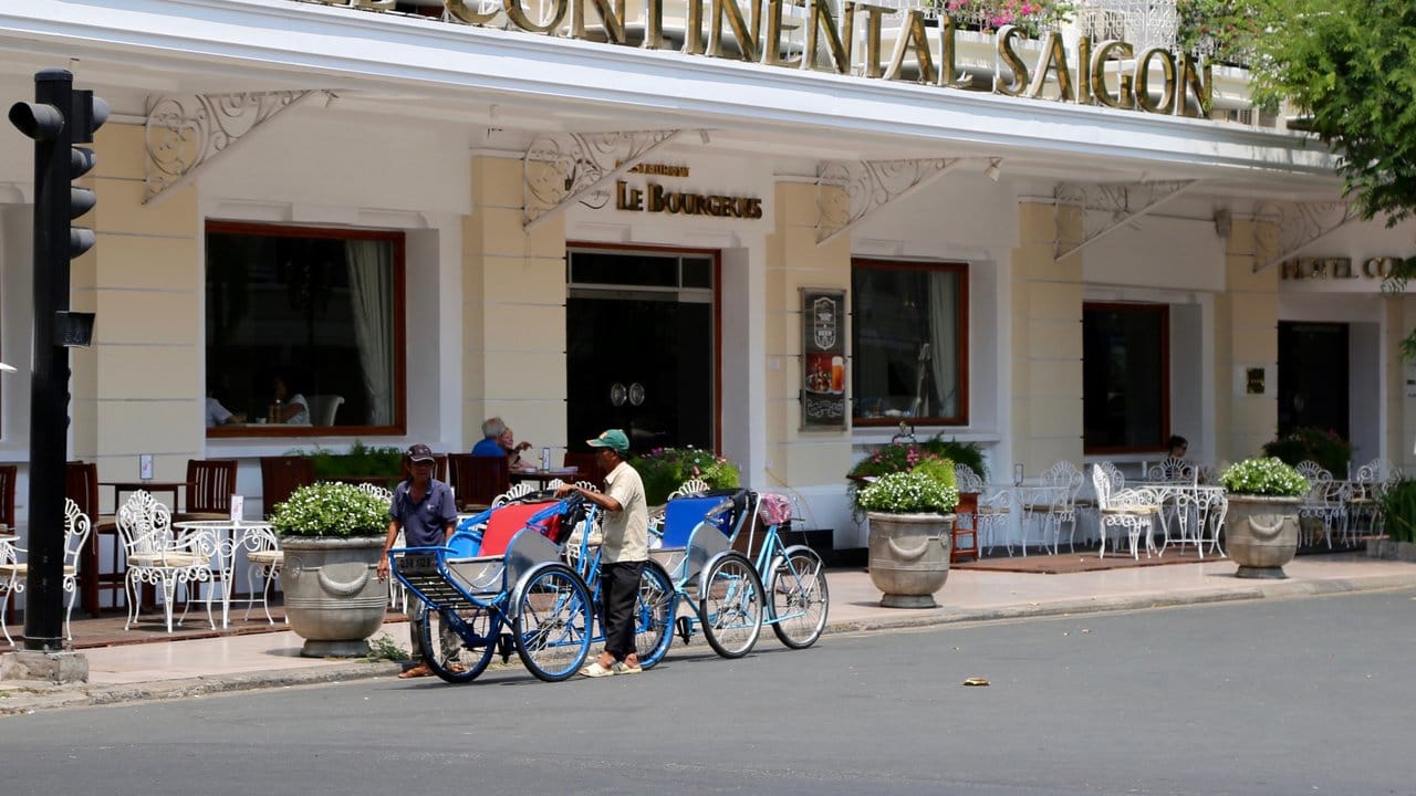 Prachtvoller Kolonialbau: das Hotel "Continental" in Saigon.