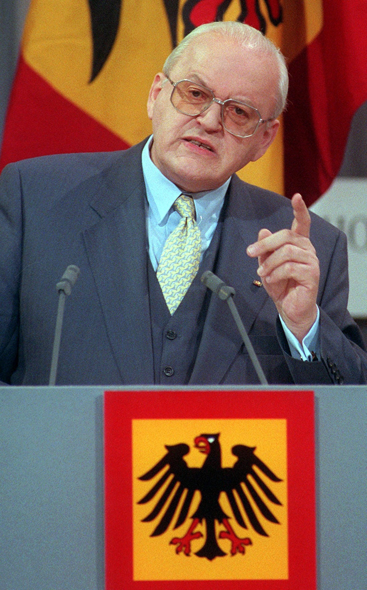 Die berühmte "Berliner Rede". Hier sagte Herzog als Bundespräsident im Jahr 1997: "Durch Deutschland muss ein Ruck gehen."