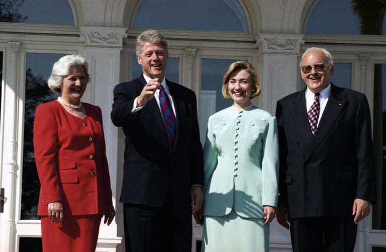Im selben Jahr traf Herzog in den USA den Präsidenten Bill Clinton und dessen Frau Hillary.