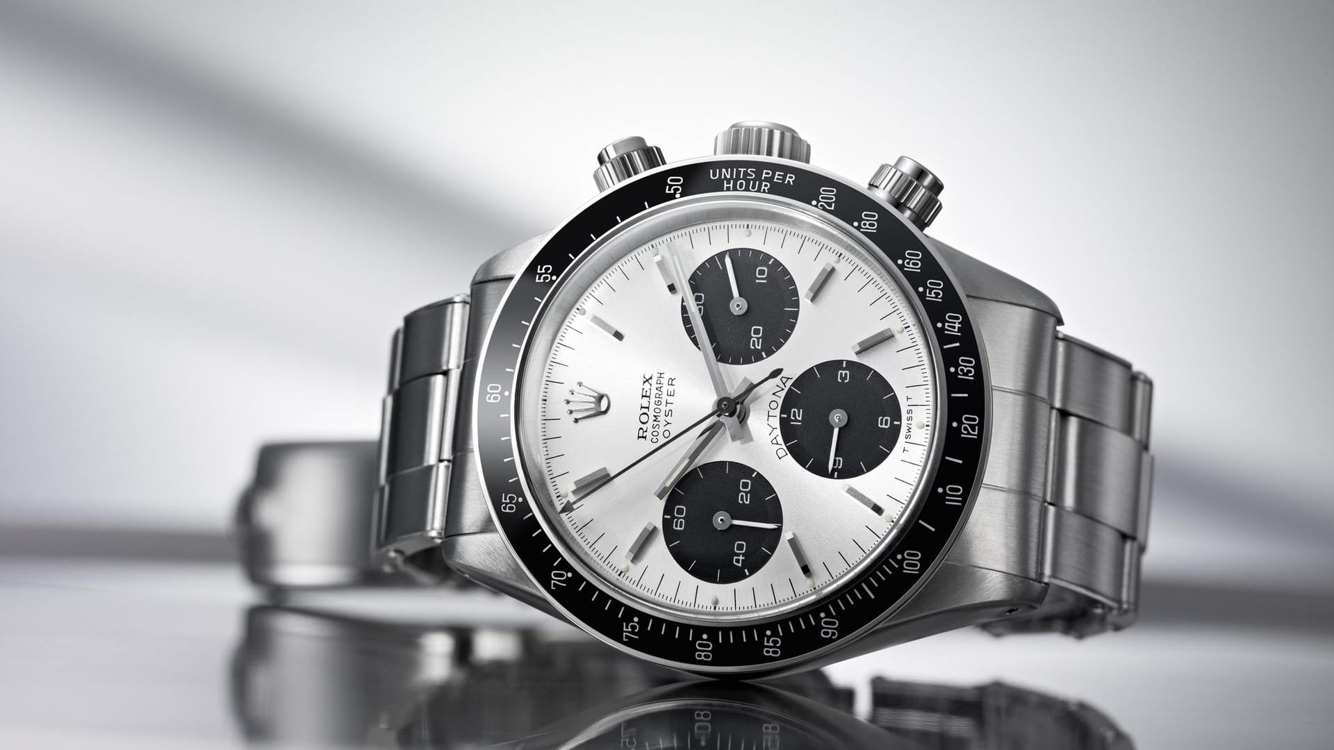 Die Rolex Daytona Cosmograph aus dem Jahr 1965 gehört zu den Uhrenlegenden und kostet heute mehr als 50.000 Euro. Solche Uhren werden oft gefälscht – denn die Fälscher verdienen damit riesige Summen.