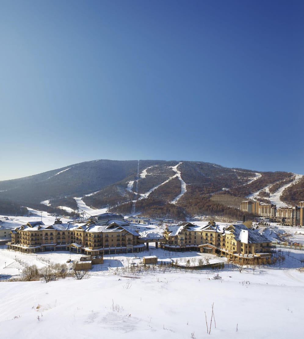 Das ist mal ein wirklich außergewöhnlicher Urlaub: Skifahren im Reich der Mitte. Die neueste Anlage des Club Med wurde gerade in den chinesischen Alpen bei Jilin eröffnet.