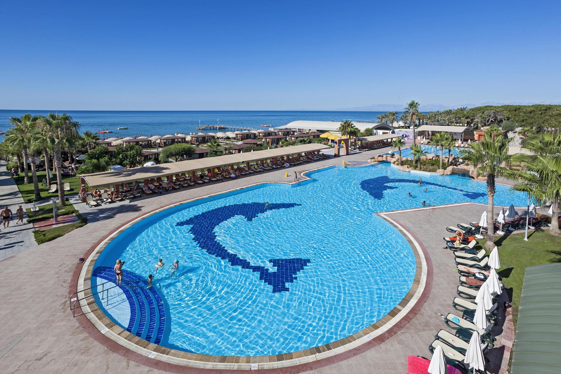 Auch Calimera, die Ferienclubkette von DER Touristik, bekommt 2017 Zuwachs. Rechtzeitig zur Sommersaison öffnet der Fünfsterneclub Calimera Pine Beach in Belek in der Türkei seine Pforten.