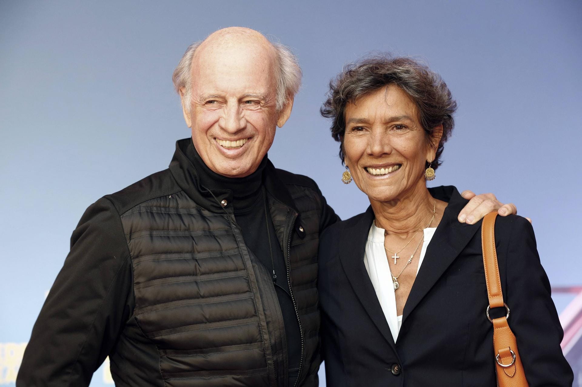Willy Bogner mit Gattin Sonia Bogner. Seine Frau arbeitet lange Zeit im Unternehmen als Model, Designerin und in der Geschäftsführung mit.