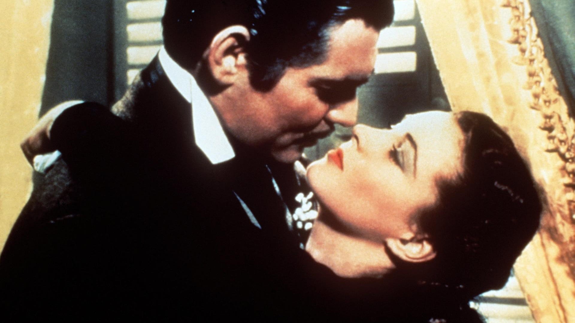Der alte Streifen "Vom Winde verweht" brachte schon 1939 eine traumhafte Liebesszene auf die Leinwand. Rhett Butler (Clark Gable) legte Scarlett O'Hara (Vivian Leigh) mit folgenden Worten sein Herz zu Füßen: "Ich liebe dich, wie ich noch keine andere geliebt habe. Und ich habe länger auf dich gewartet, als auf jede andere Frau."