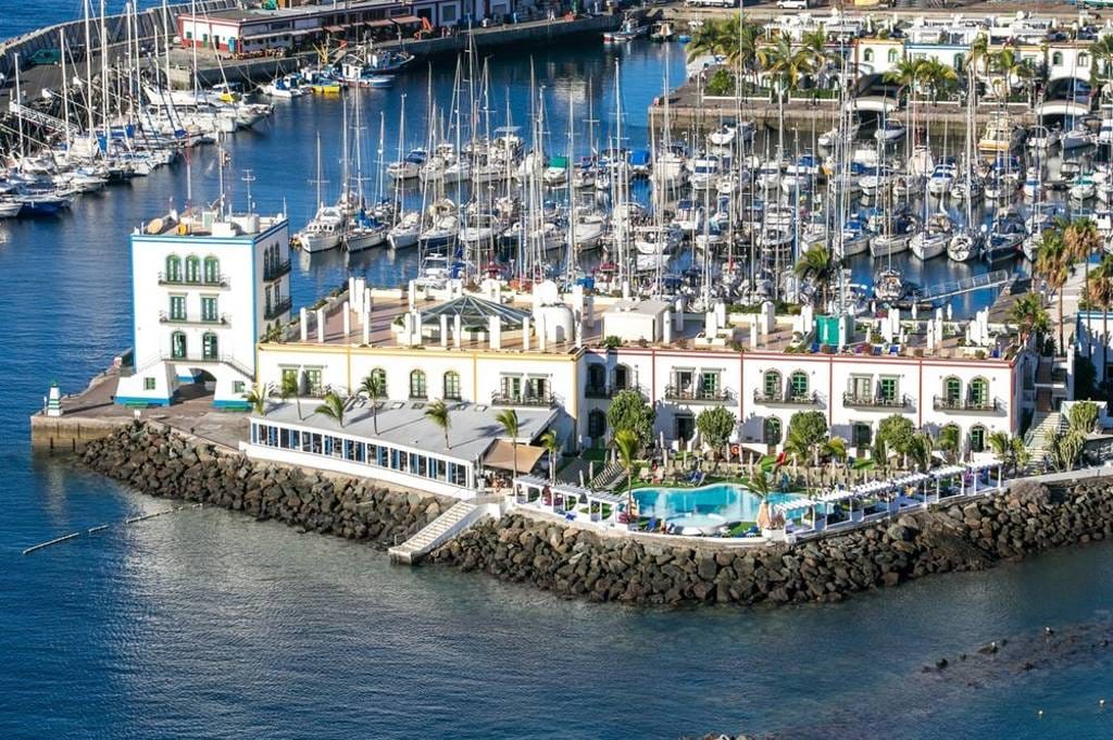 Das 3-Sterne Hotel The Puerto de Mogán befindet sich in einmaliger Lage direkt am Eingang zur Marina des kleinen Städtchens Puerto de Mogán.
