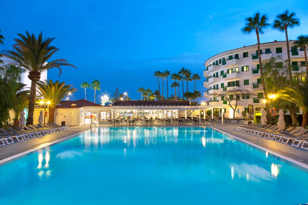 Im Herzen von Playa del Inglés mit seinen zahlreichen Einkaufs- und Unterhaltungsmöglichkeiten liegt das 4-Sterne-Hotel "LABRANDA Playa Bonita".