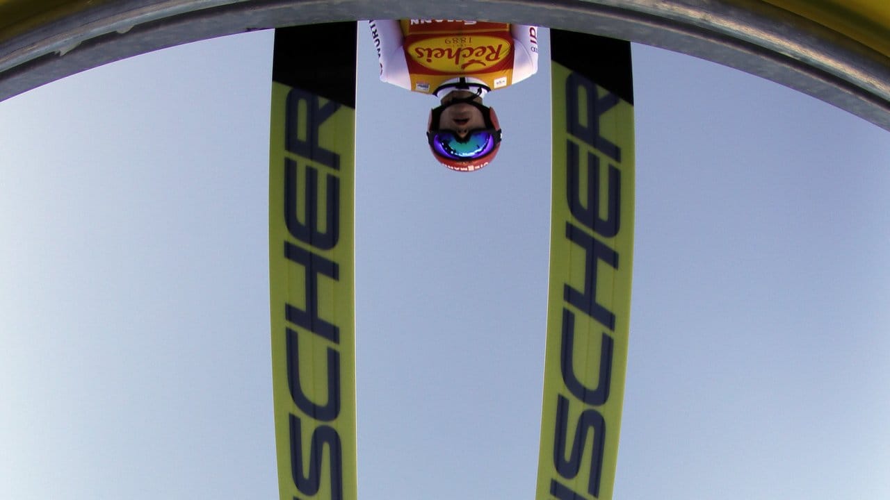 Kombinierer Eric Frenzel sprang in Seefeld 102 Meter weit.