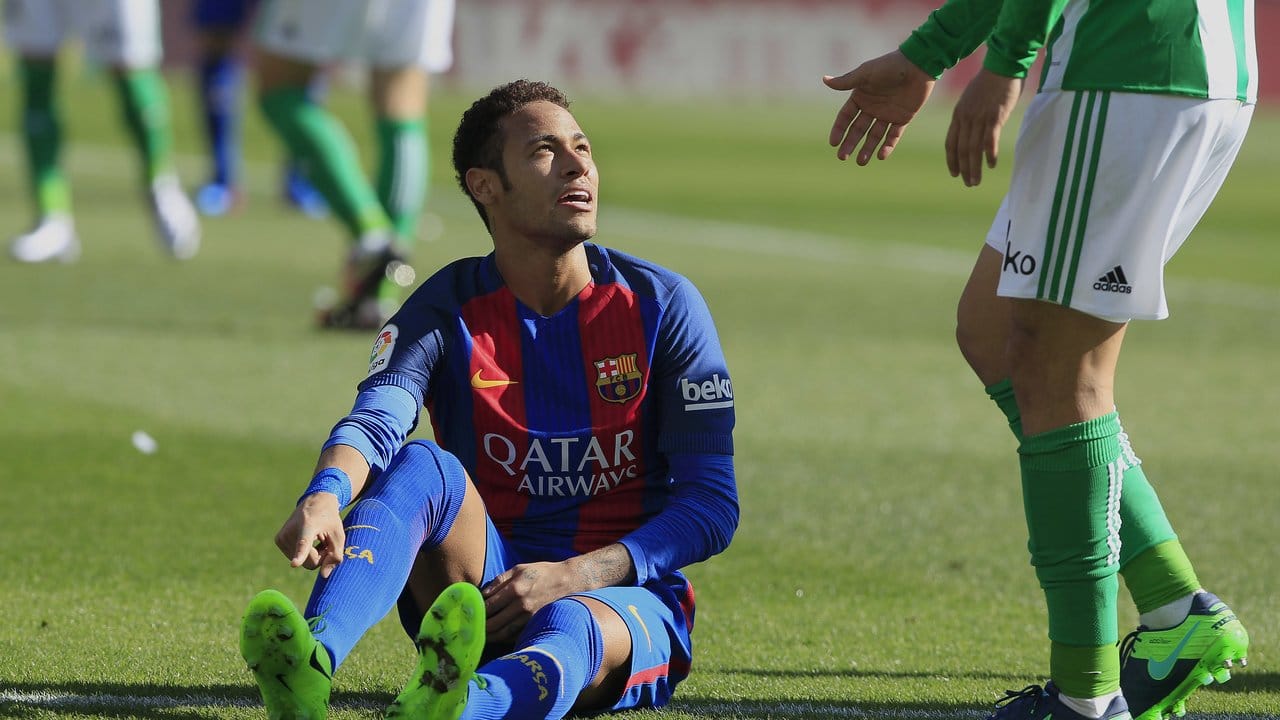 Auch Neymar war mit dem Spiel nicht zufrieden.