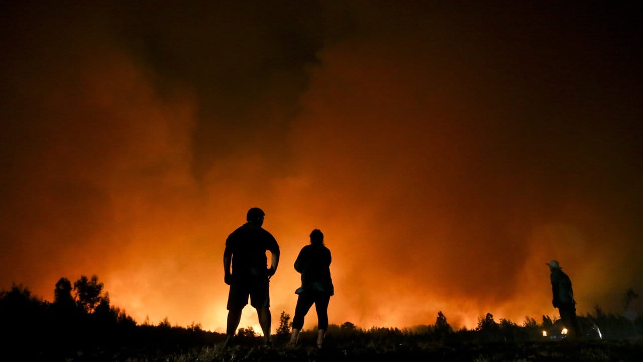 Die Brände wüten vor allem im mittleren Süden des über 4000 Kilometer langen Landes.