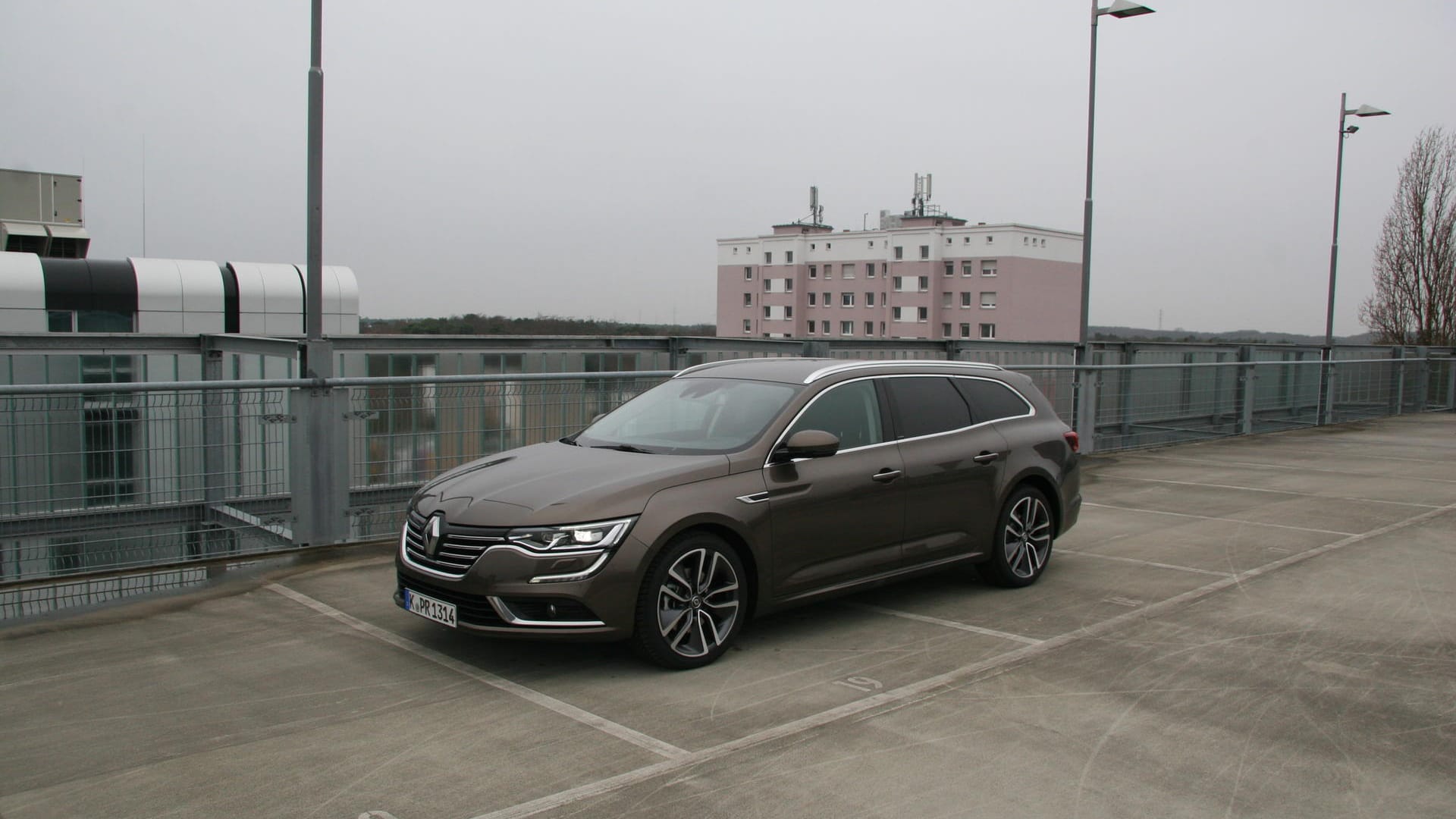 Auch die Kombiversion des Renault Talisman ist optisch unverwechselbar.