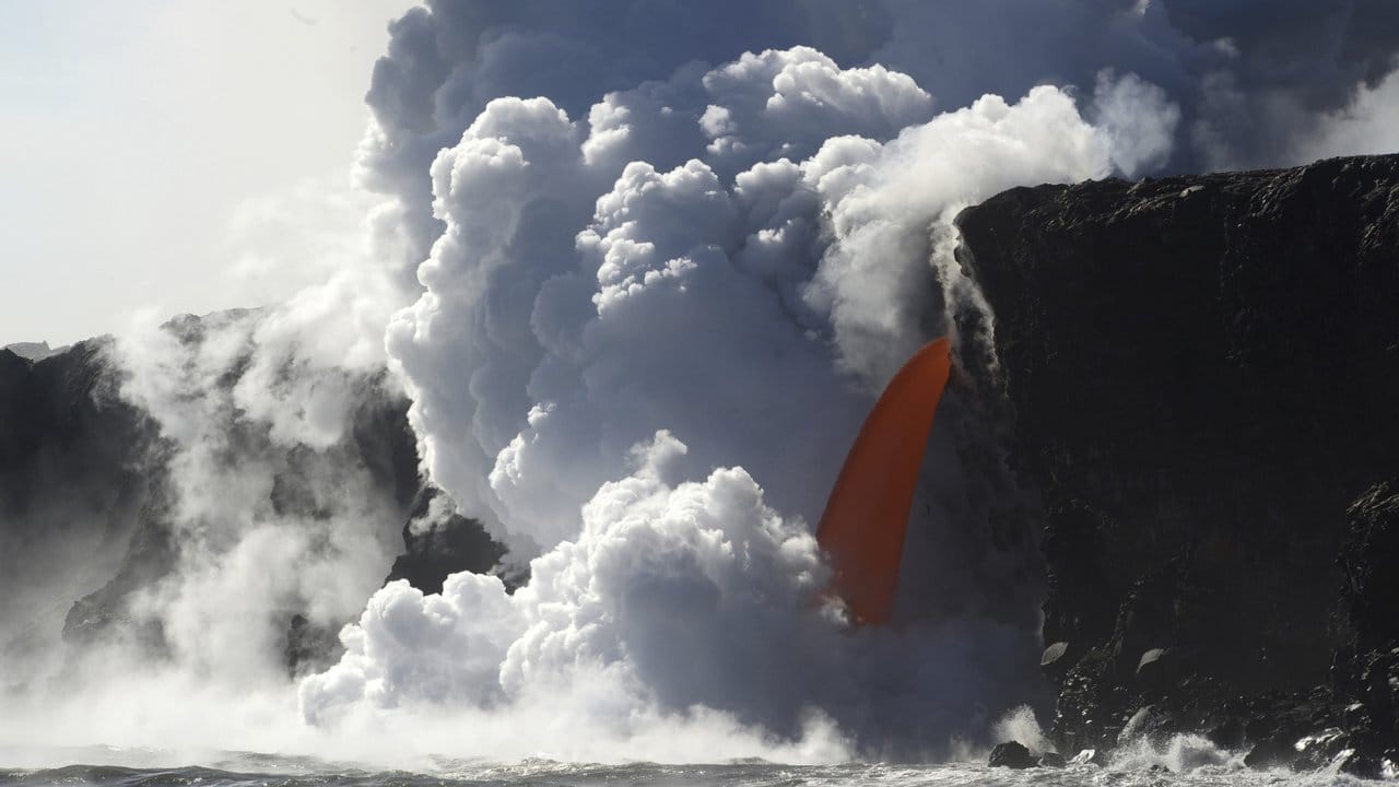 Es besteht die Gefahr, dass die Klippe des Vulkans Kilauea einstürzt.
