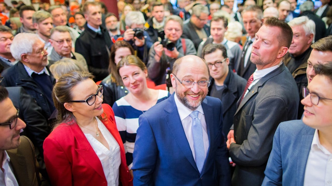 Hoffnungsträger: SPD-Kanzlerkandidat Martin Schulz bei einem Programmforum der SPD zur Bundestagswahl in Herne.
