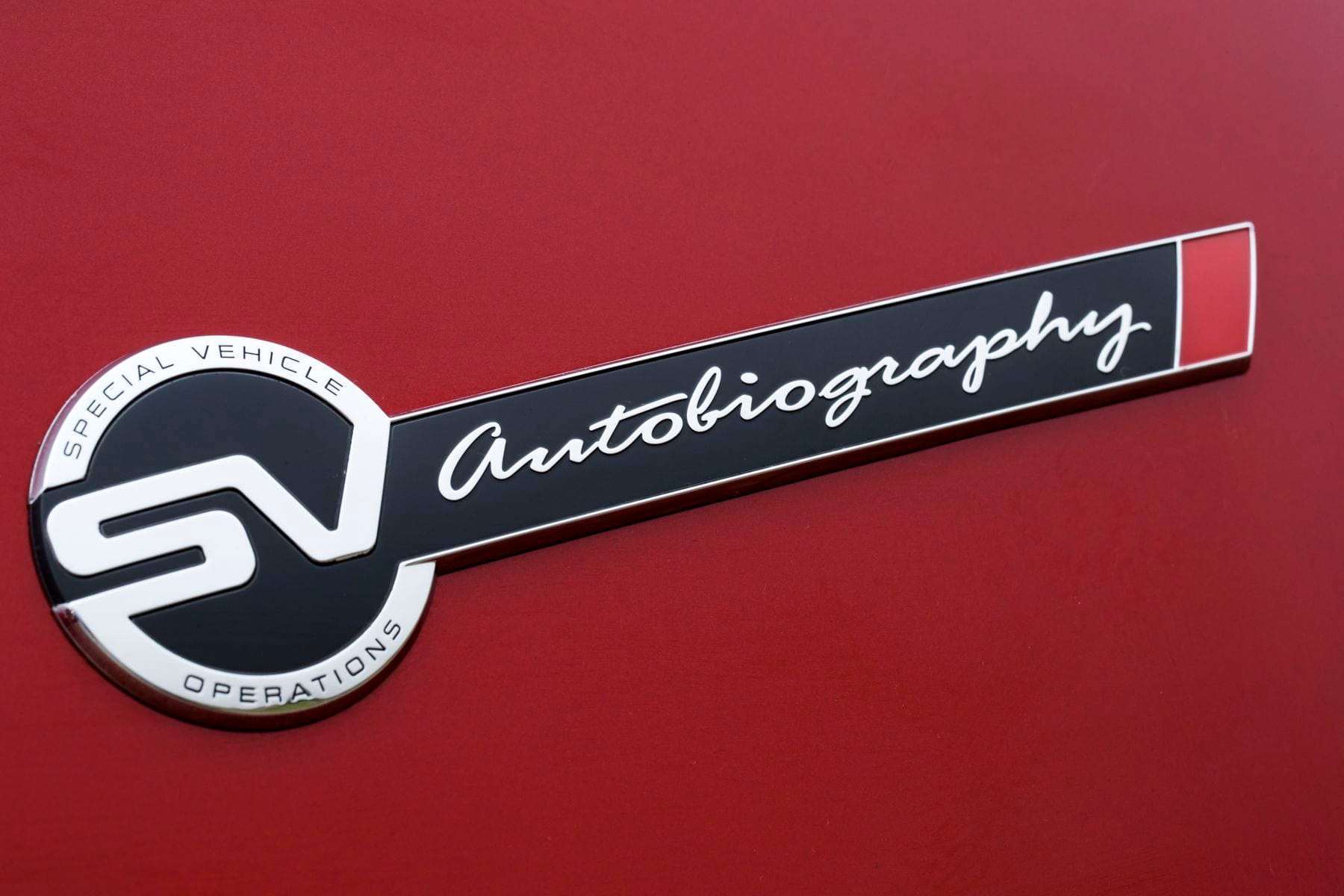 Wie der Namen schon andeutet, soll der Range Rover Autobiography Dynamic das Beste aus Luxus und Fahrspaß vereinen.