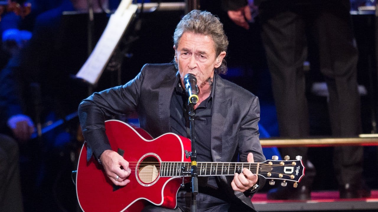 Peter Maffay spielt auf. Peter Maffay spielt auf.