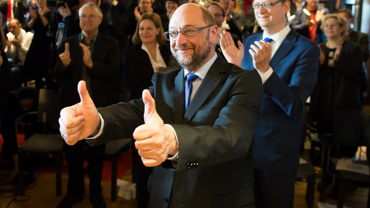 Daumen hoch: SPD-Kanzlerkandidat Martin Schulz setzt im Bundestagswahlkampf auf Emotionen.