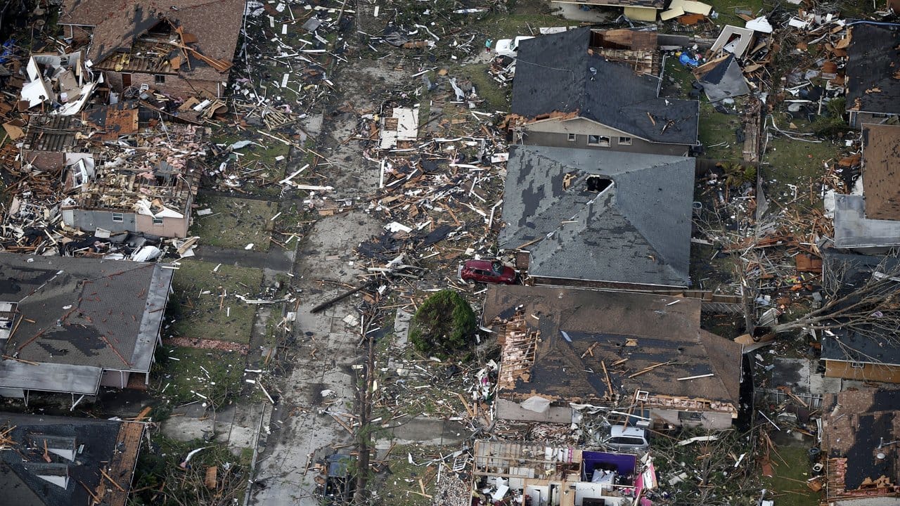 Ein Tornado hat in New Orleans eine Schneise der Verwüstung hinterlassen.