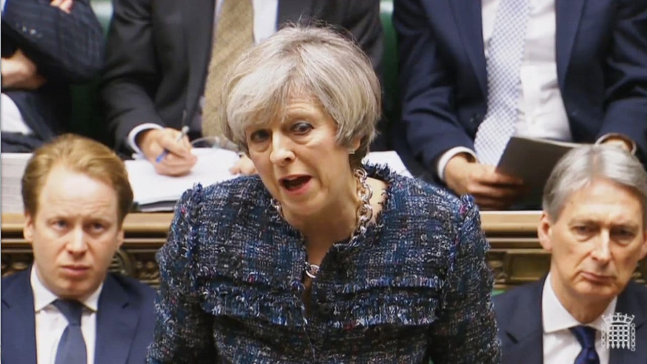 Die britische Premierministerin Theresa May während der Fragestunde im Unterhaus in London.