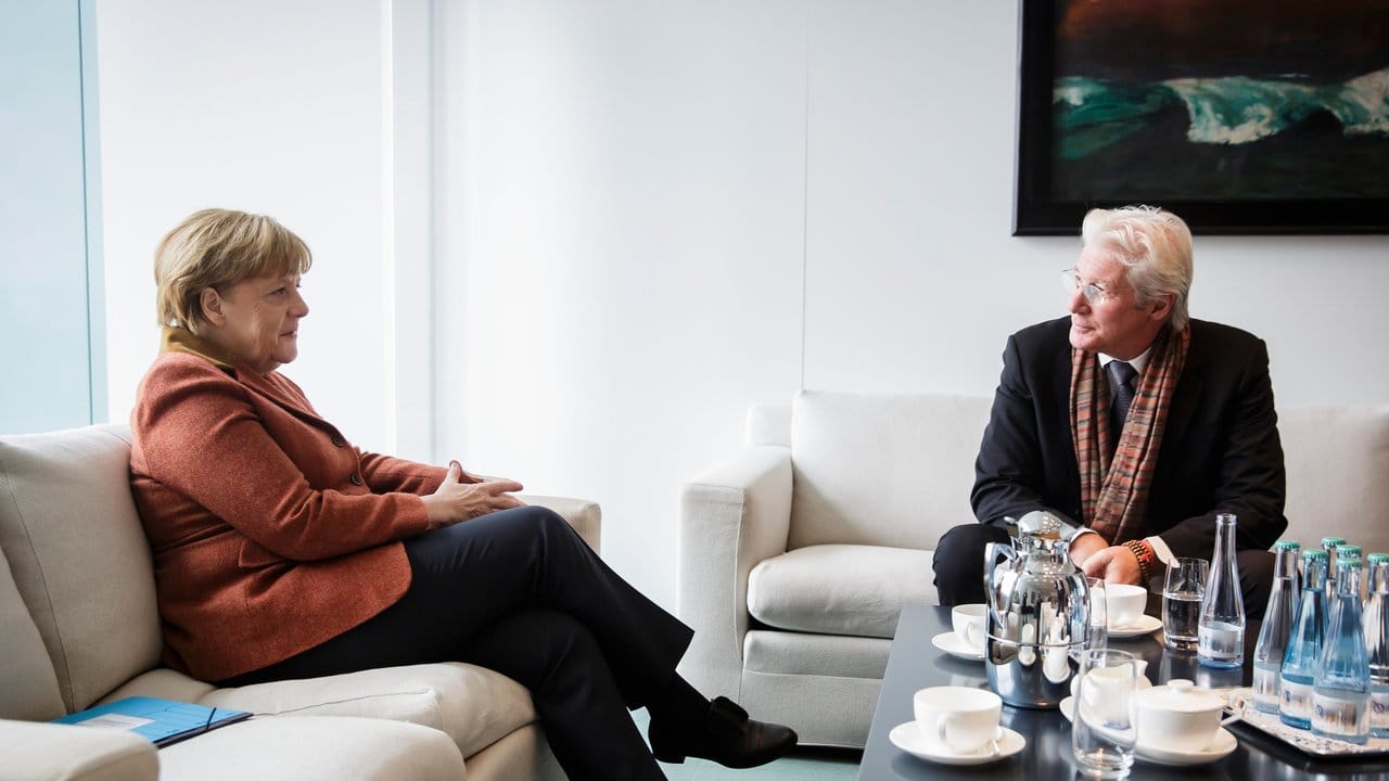 Bundeskanzlerin Angela Merkel und US-Schauspieler Richard Gere sprechen über die Lage in China und Tibet.